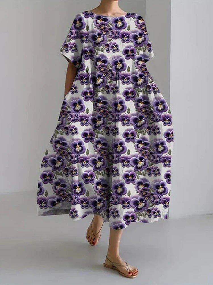 Noriko | Lilla kjole med stedmoderblomstprint
