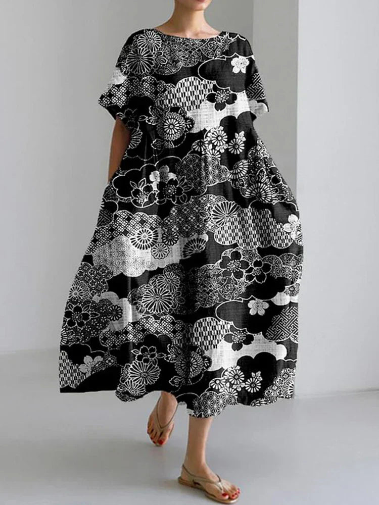 Chiyo | Kjole med monokrome blomsterprint
